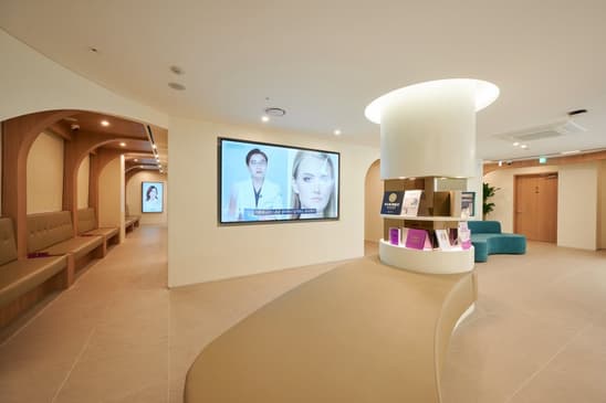 Slider image (3) Hugo Plastic Surgery Advanced Aesthetic Surgery Clinic